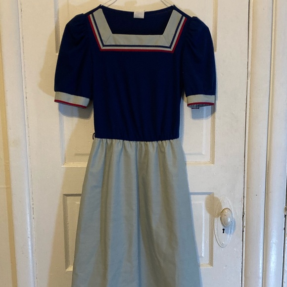 Vintage Sailor Girl Dress // Patriotic Pin-up Costume // Navy Dress - Picture 2 of 7